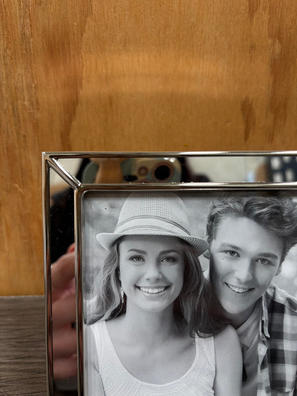Mirrored Silver Frame 4x4
